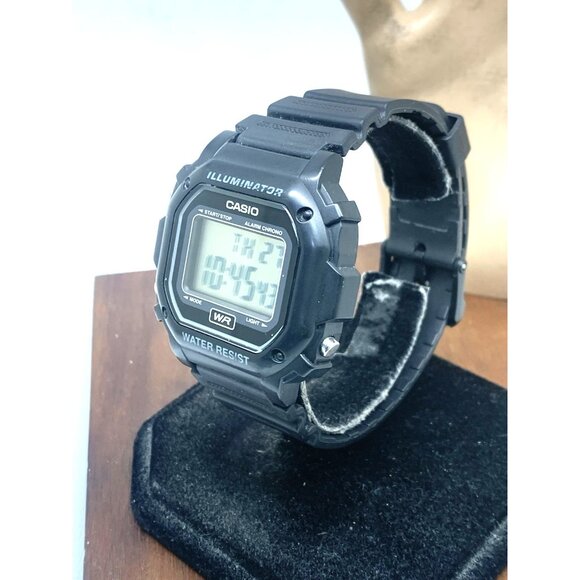 Casio Men's Watch F108WH Illuminator Quartz Digital Black Resin Sport 3224 - Picture 2 of 14